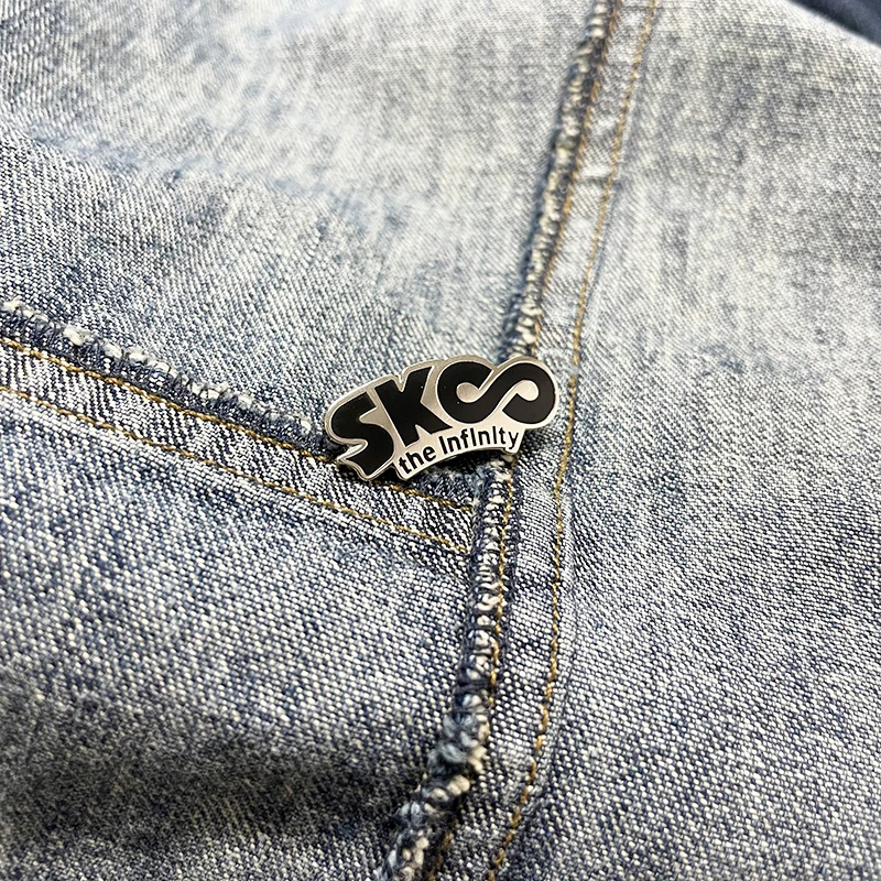 The Infinity Sk8 Logo esmalte  - Anime Merchandise Logo reseña y precio